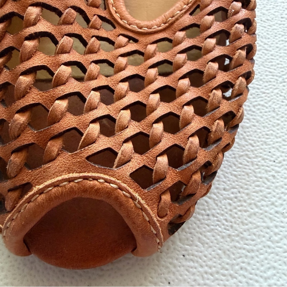 Frye strap leather peep toe shoe -sandals - Picture 4 of 8